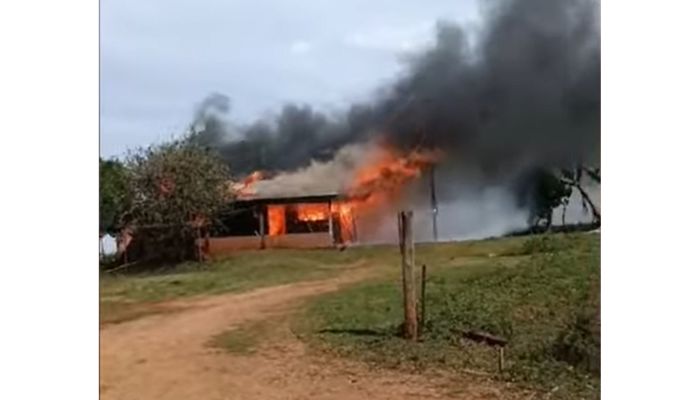 Catanduvas - Residência é destruída pelo fogo